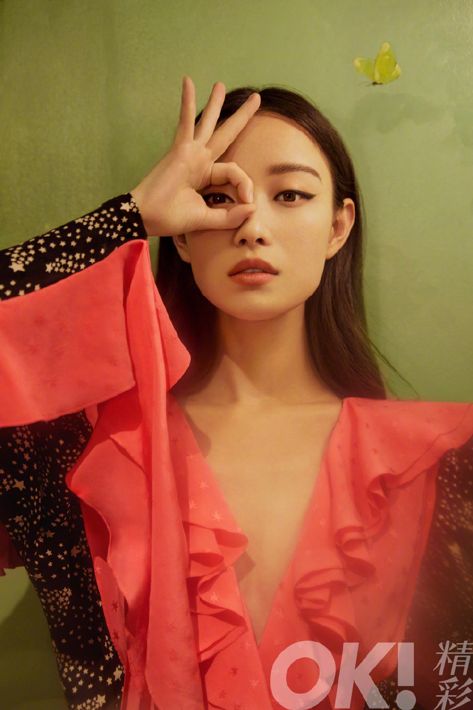 倪妮再走文艺复古风 慵懒梦幻展现古典韵味