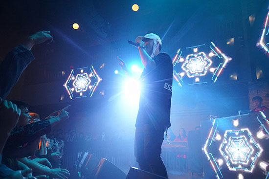 小青龙加拿大个人专场演出 现场气氛热情炸裂