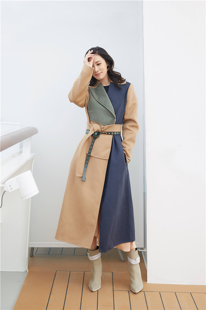 佘诗曼微博晒写真 身材气质堪似少女青春力爆棚