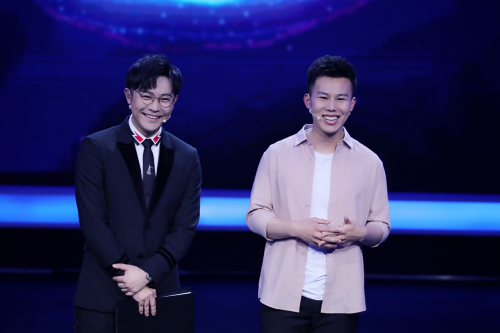 《你好！面试官》现场火药味浓 唇枪舌剑超卓升级