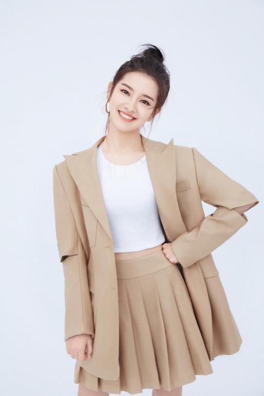 张雪菡新剧开机 同伴张新成出演《光芒》