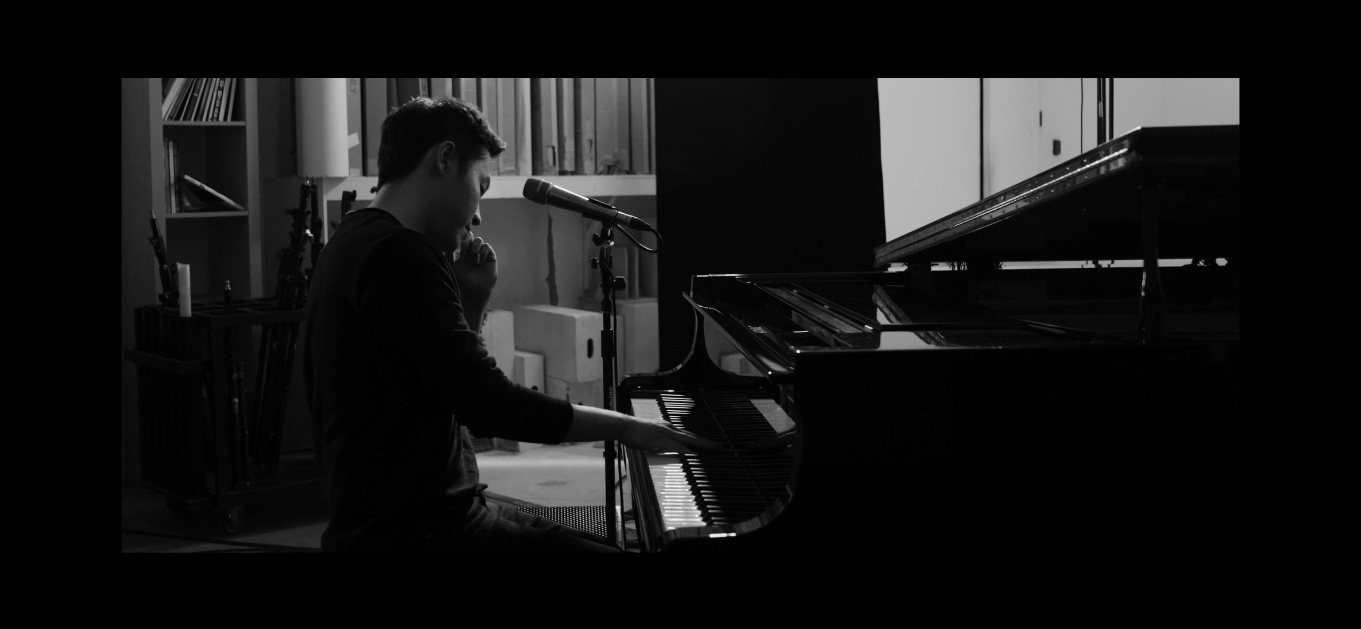 梁博导演《昼夜本色》更新 全新演绎《男孩》故事