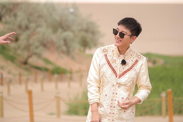 《极限挑战6》贾乃亮现悬浮术 岳云鹏成异心人