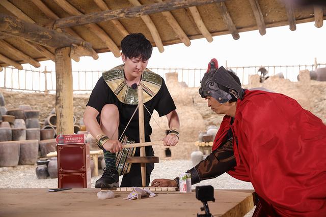 《极限挑战6》贾乃亮现悬浮术 岳云鹏成异心人