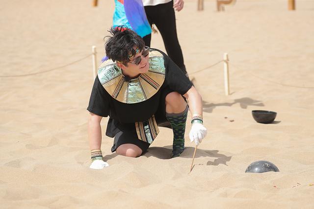 《极限挑战6》聚焦丝绸之路 成员体验敦煌文化